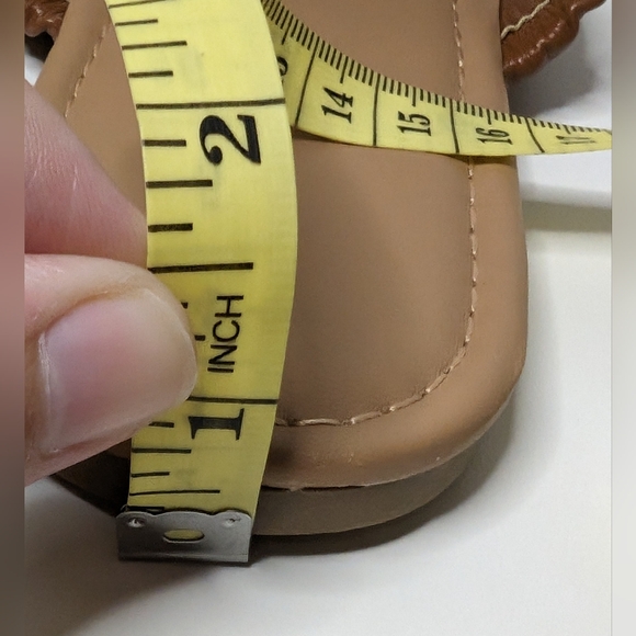 NWT Old Navy Womens Faux Leather Ruched Two Strap Cognac Brown Sandals US: 7.5 - Picture 8 of 9